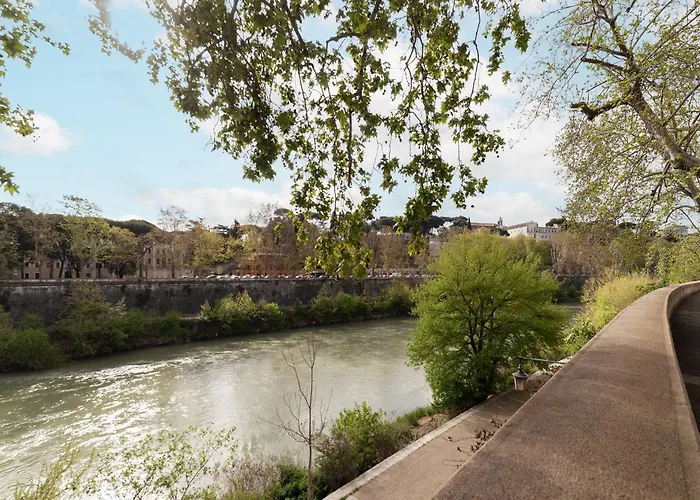 Guesthost - Bright X4 Along The Tevere! Apartment Rome