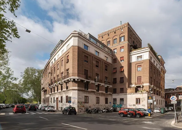 Guesthost - Bright X4 Along The Tevere! Apartment *