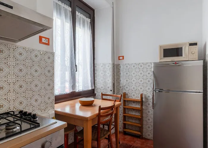Apartment Guesthost - Bright X4 Along The Tevere! *